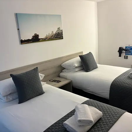 Broadview Hotel-2