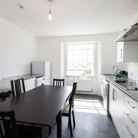 No 13 Georgian Shared House - By Clifton Short Lets-3