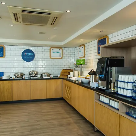 Holiday Inn Express Bath By Ihg-2