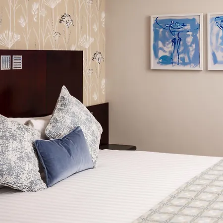 Mercure Leeds Parkway Hotel-3