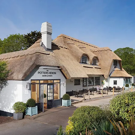 The Potters Heron - A Heartwood Inn-3