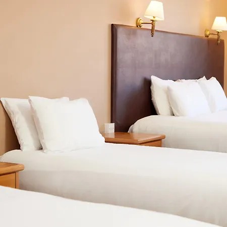 Bear Hotel By Greene King Inns-2
