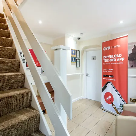 Oyo Flexistay Ambers Gatwick Aparthotel-3