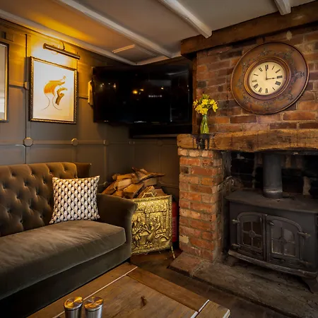 The Queen'S Arms-2