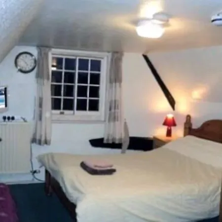 Three Horseshoes Inn-2