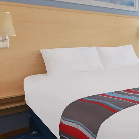 Travelodge Liverpool Central-2