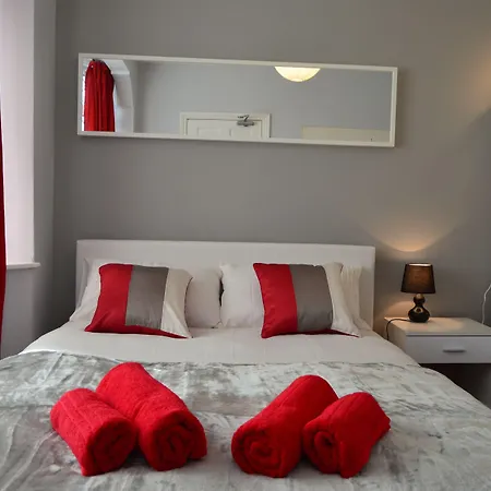 Old Trafford Guest House-2