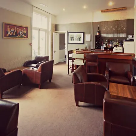 Hillcrest Hotel-2