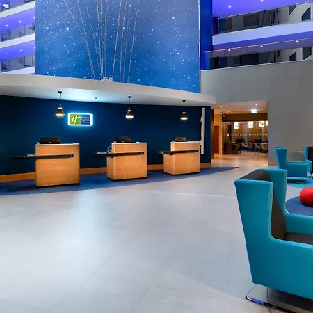 Holiday Inn Express - London Heathrow T4 By Ihg-2