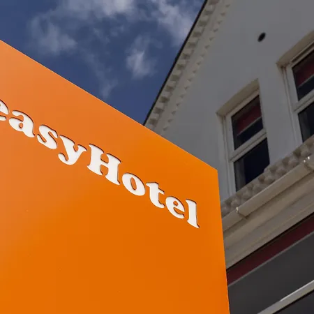 Easyhotel Reading-3