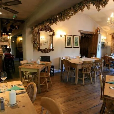 The Oak Inn Staplow-3
