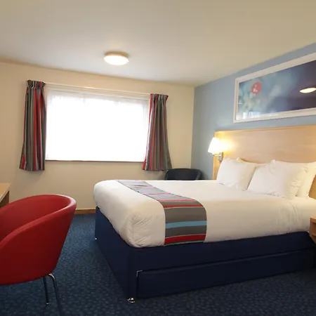 Travelodge Aberdeen Central-2