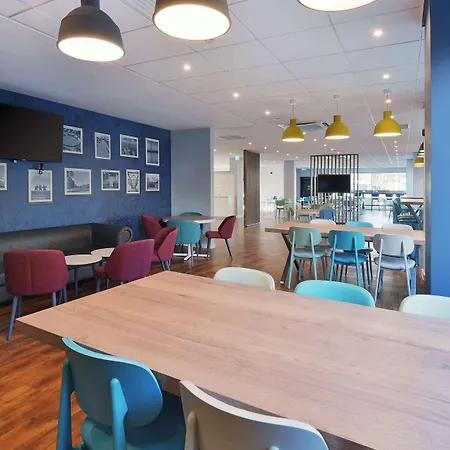 Travelodge Manchester Salford Quays Hotel-3