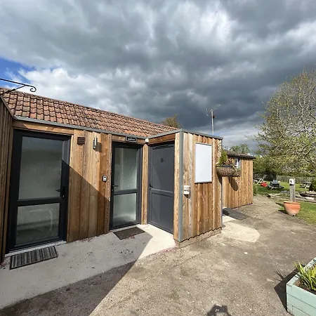 The Ship Inn - Self Catering Accommodation-3