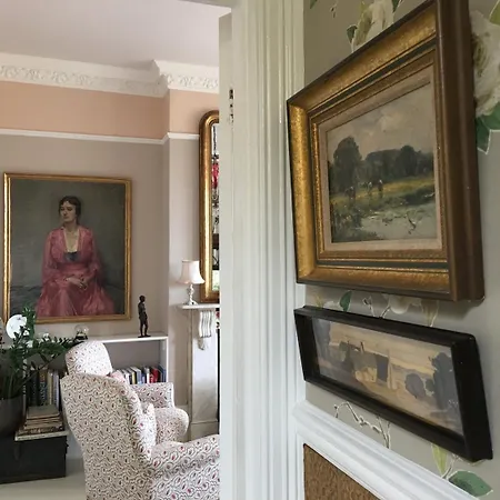 Anne'S House-2