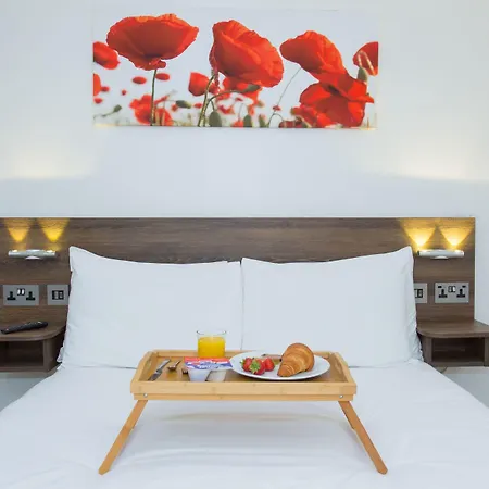 Langley Guest House Nr Pinewood Studios-3