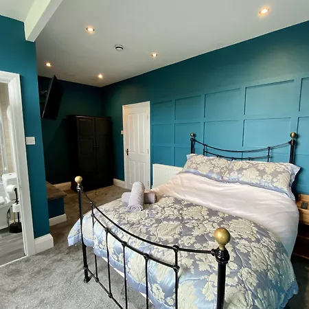 Blenheim Guest House-2
