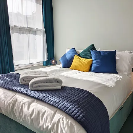 The Stirling Arms Pub & Rooms-3