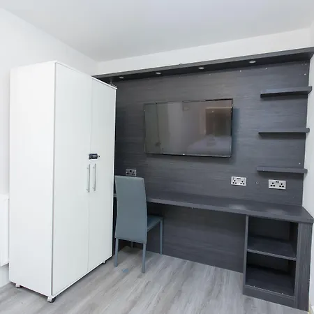 Legoland Heathrow Windsor Apartment Hotel-3
