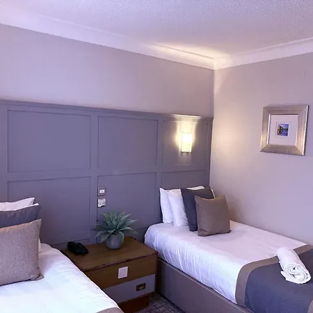Caledonian Hotel-2