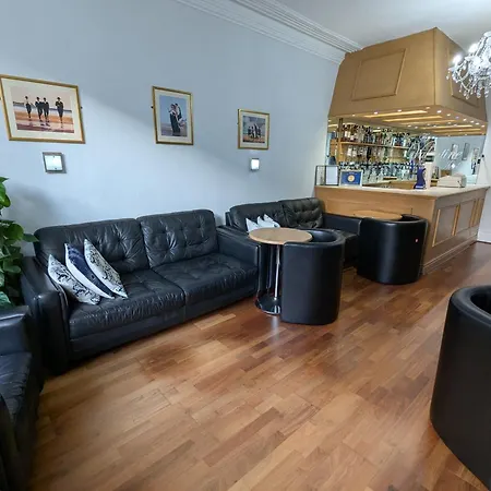 Valentine Lodge Over 21 Adult Couples Only-3
