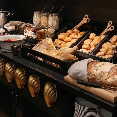 Ruby Lucy Hotel London By Ihg-3