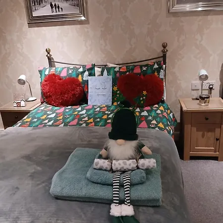 Ponderosa B&B With Free Onsite Parking And Breakfast Included-2