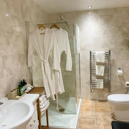 The Fylde International Guest House-3