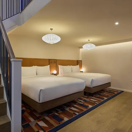 Doubletree By Hilton London - West End-3