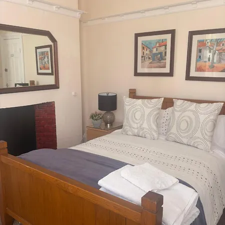 The Avenue Guesthouse-3