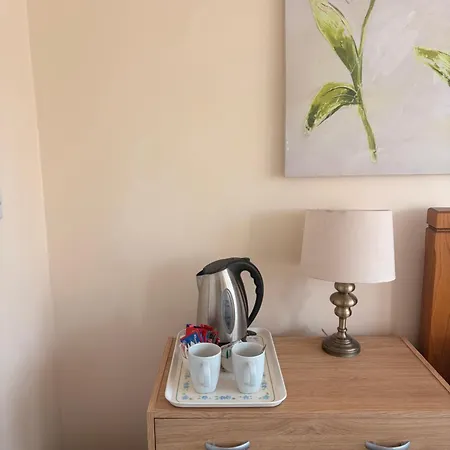 The Avenue Guesthouse-2