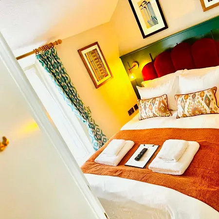 George Hotel & Granary-3