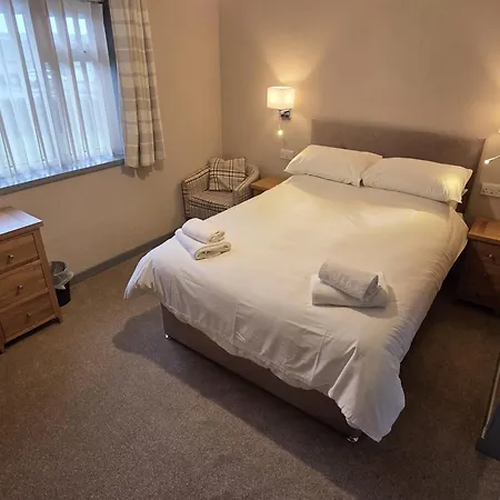 Sanderlay Guest House-2