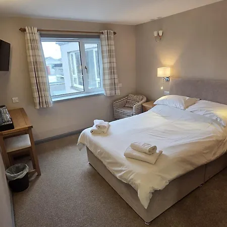 Sanderlay Guest House-3