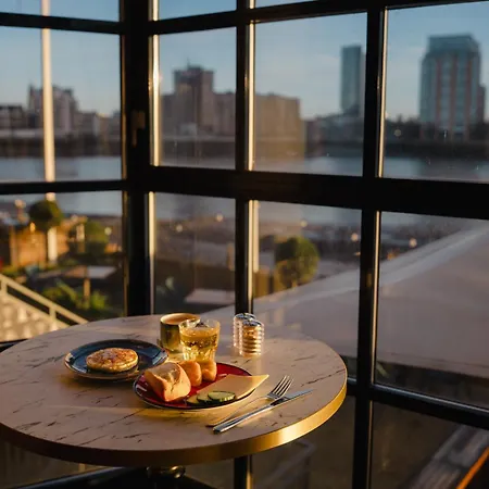 A&O London Docklands Riverside-3