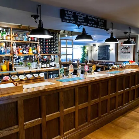 The Globe, Warwick, Warwickshire - Brunning & Price-2