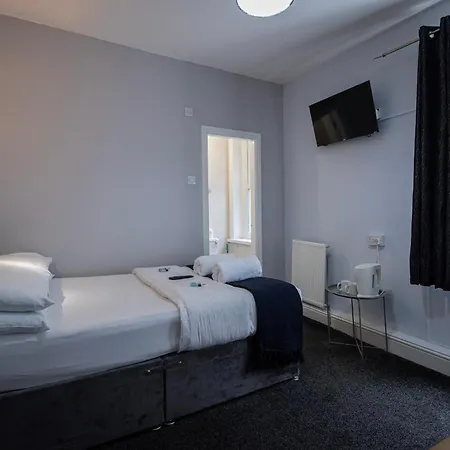 100 Pipers Hotel-3