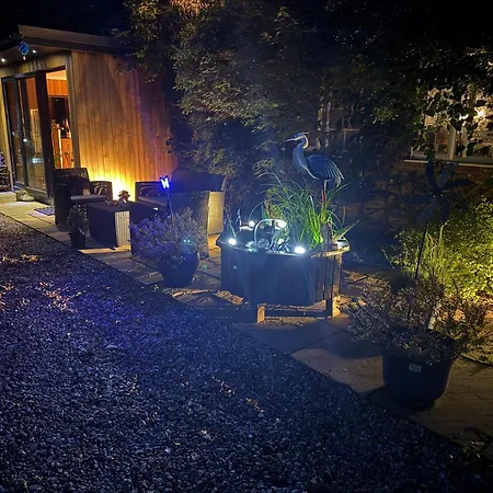 Da Vinci Guest House Gatwick Guest Parking, A Real Gem-3