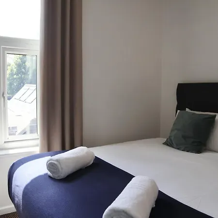 City Centre Guest House - Gloucester Park-2