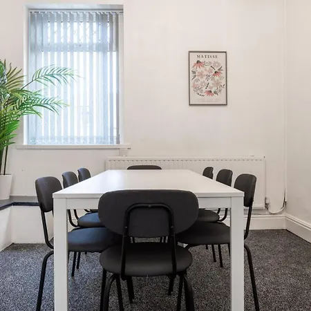 Penarth Road Grand Residence - 4 Bedroom-3