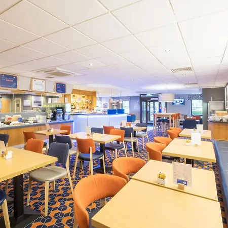 Holiday Inn Express Perth By Ihg-2