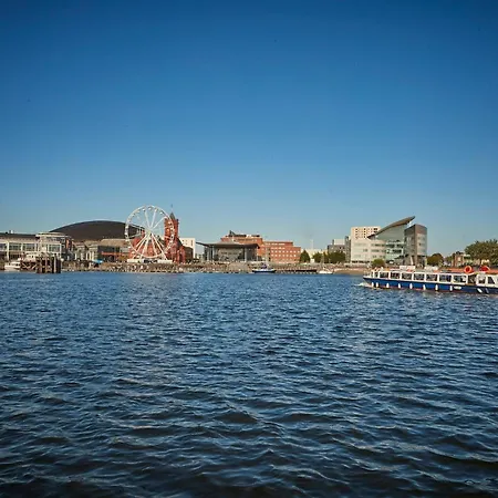 Holiday Inn Express Cardiff Bay By Ihg-3