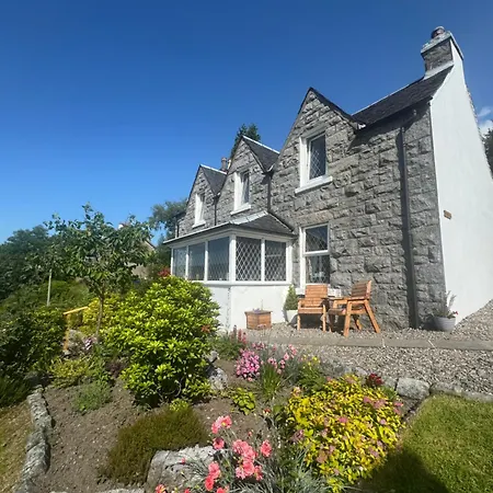 Whinburn Guest House-3