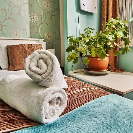 Lushpads-2