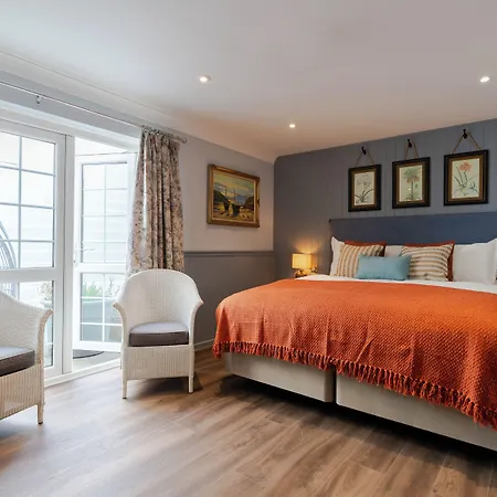 Port Gaverne Hotel-2