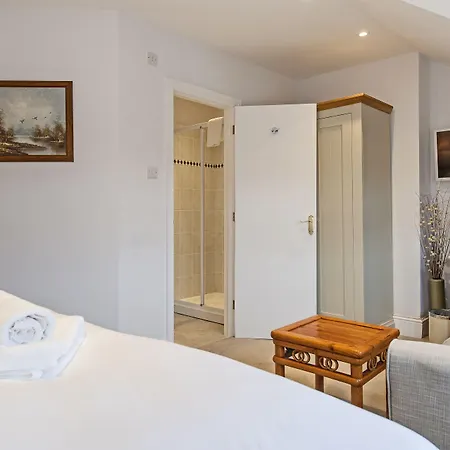 Apple Tree Boutique B&B-3