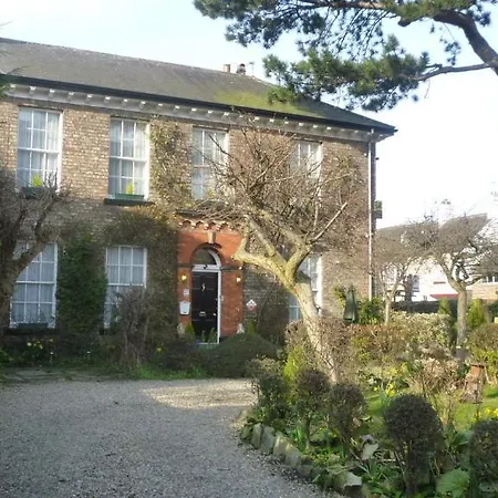 Holly Lodge-3