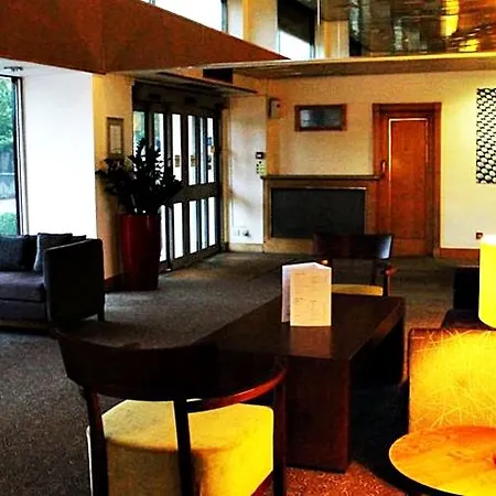 The Royal Angus Hotel-3