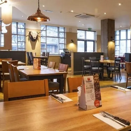 Premier Inn Basildon South-3