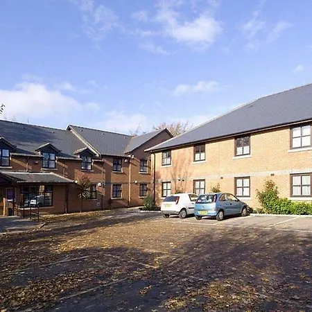 Premier Inn Gravesend Central-2